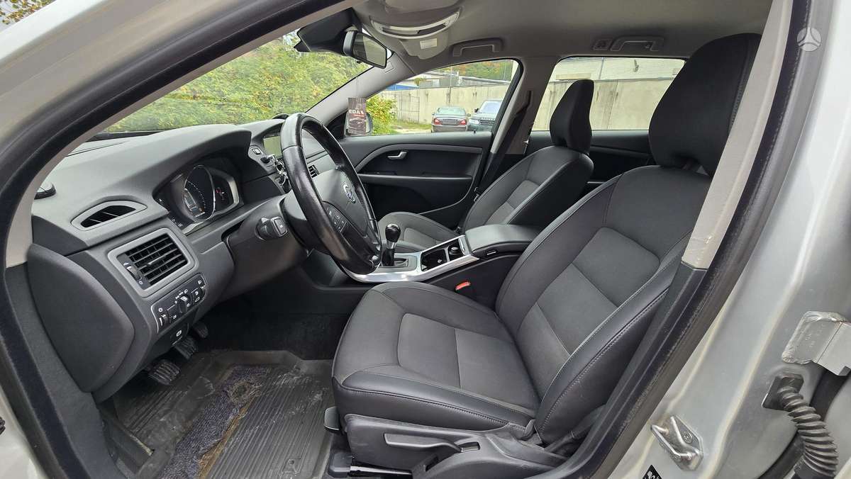 Volvo V70 2015 — photo 8