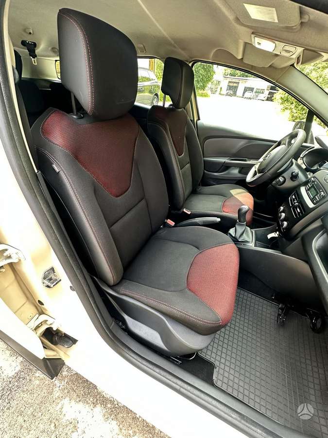 Renault Clio 2015 — фото 19