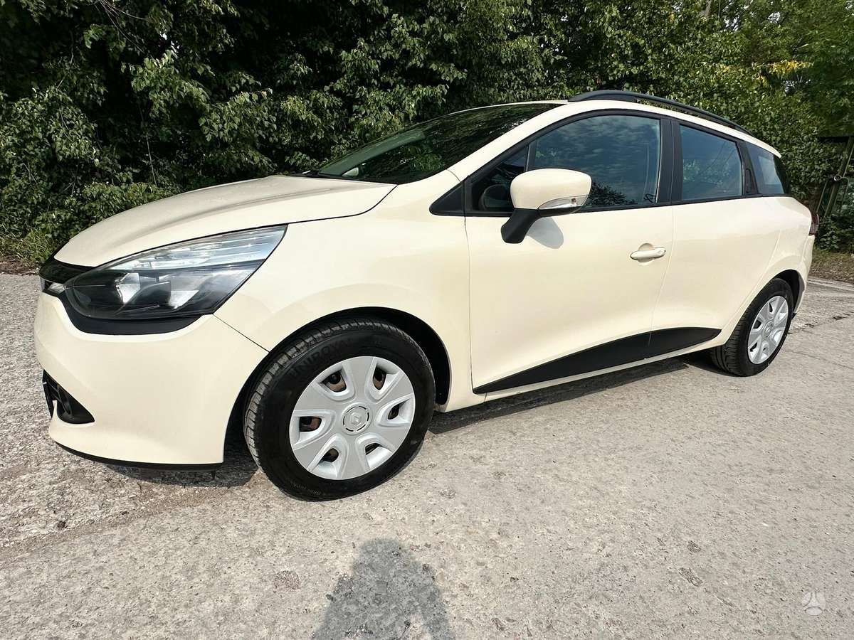 Renault Clio 2015 — вигляд ззаду