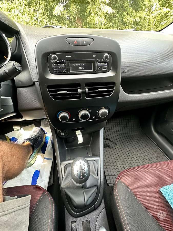 Renault Clio 2015 — фото 22