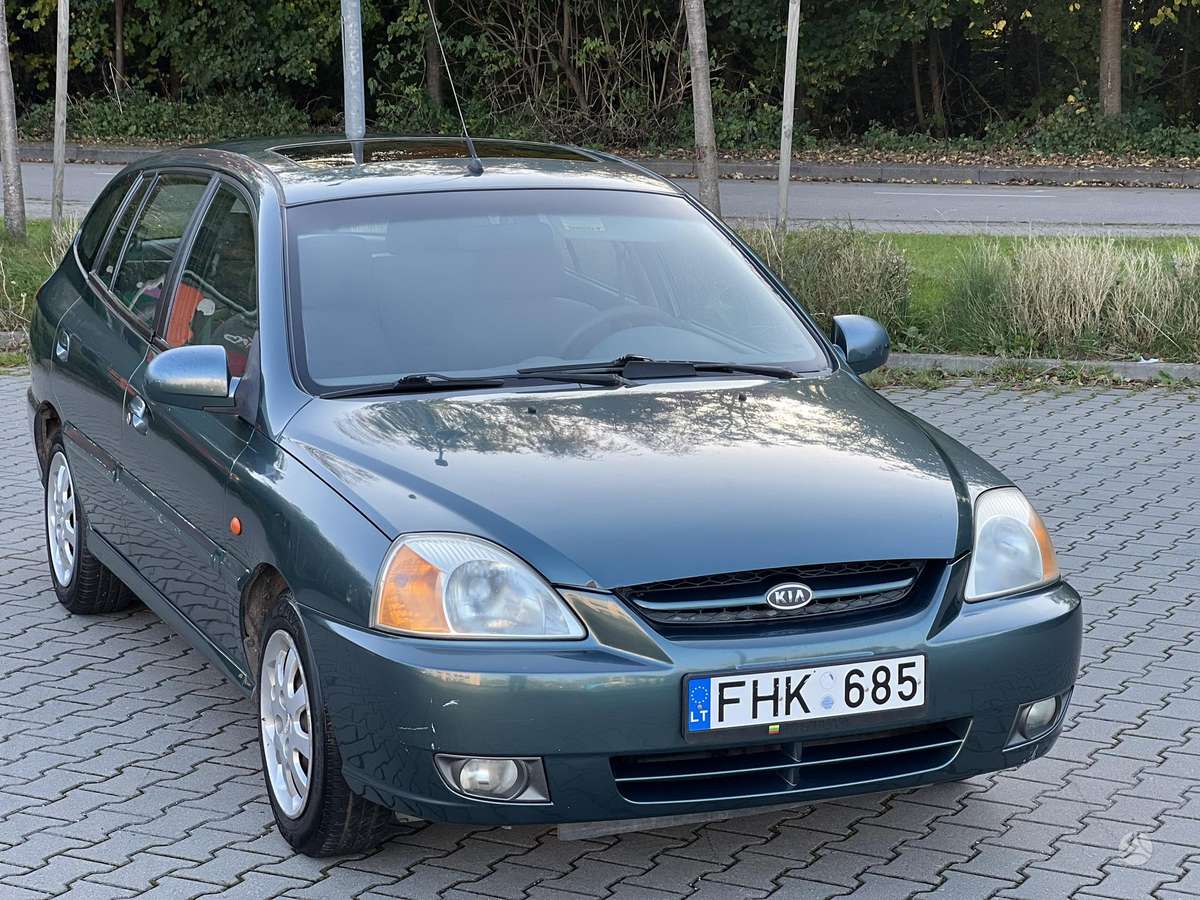 Kia Rio 2004 — rear view