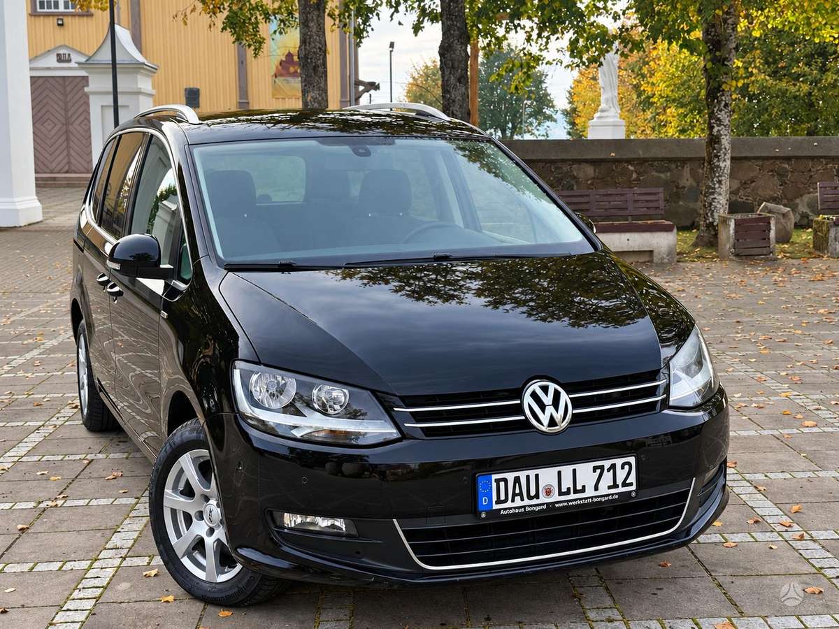 Volkswagen Sharan 2013 — вигляд ззаду
