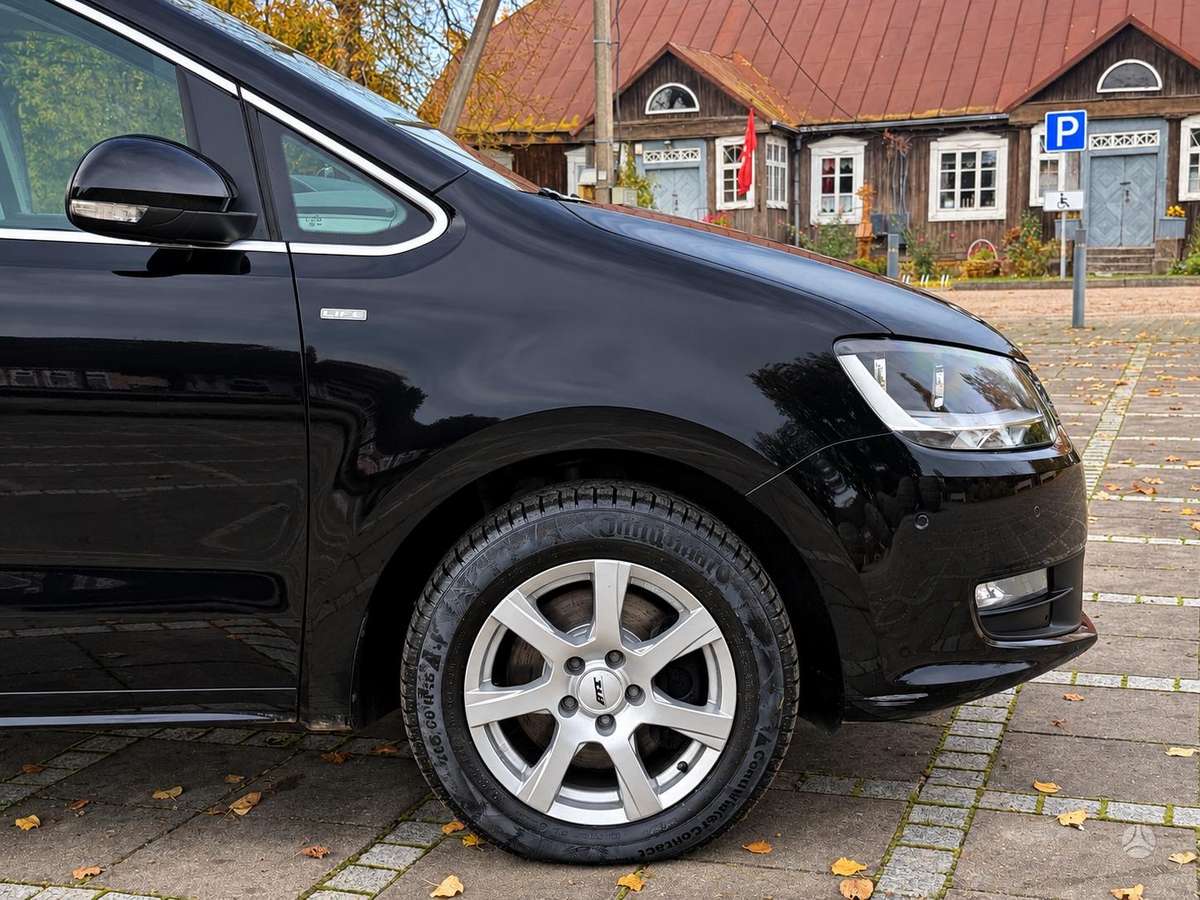 Volkswagen Sharan 2013 — салон