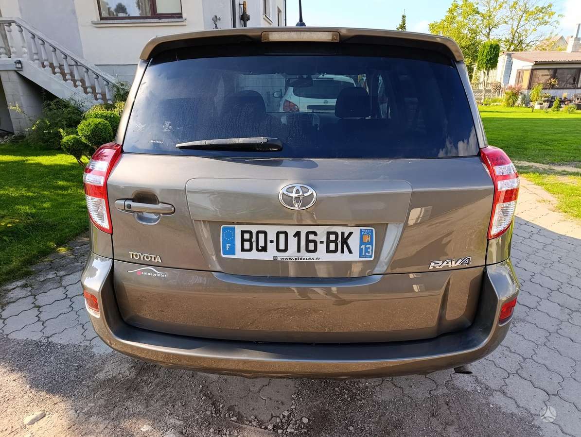 Toyota RAV4 2011 — двигун 2231 cm³, 150 HP (110kW)