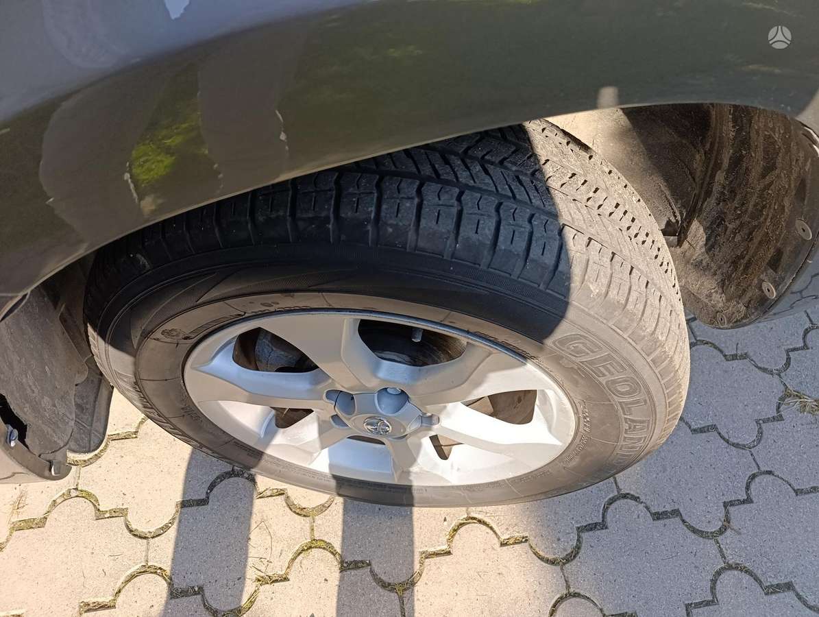 Toyota RAV4 2011 — фото 6