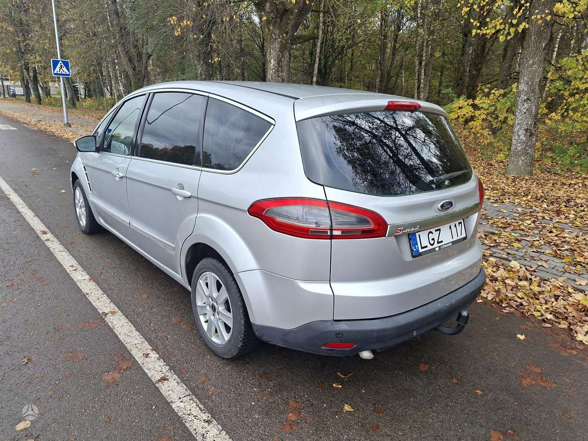 Ford S-MAX 2011 — interior