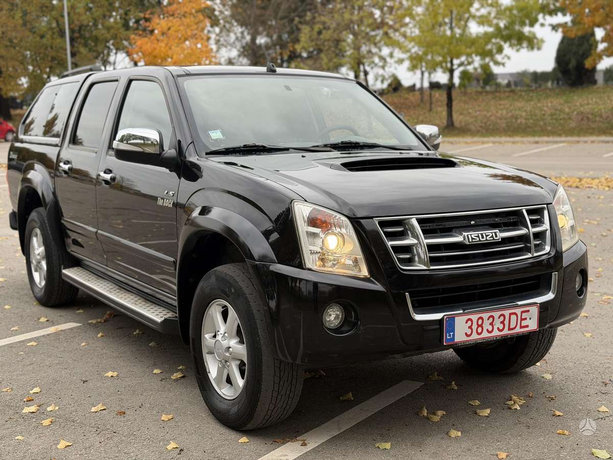 Isuzu D-Max 2010 — вигляд ззаду