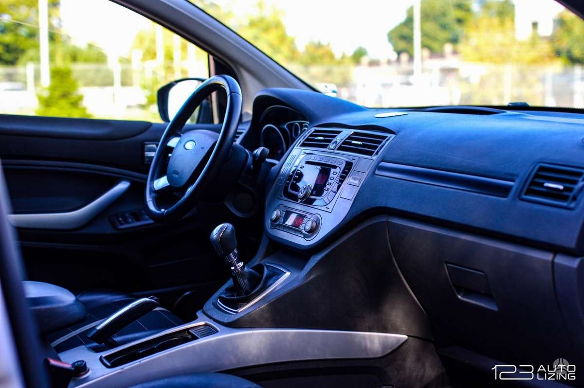 Ford Kuga 2012 — photo 10