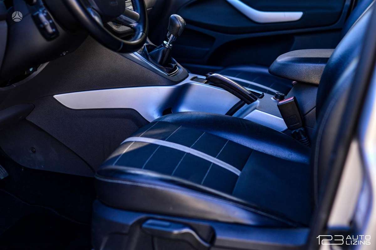 Ford Kuga 2012 — photo 12