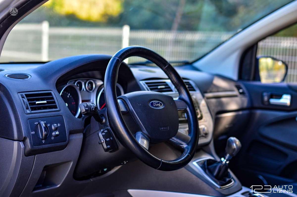 Ford Kuga 2012 — photo 13