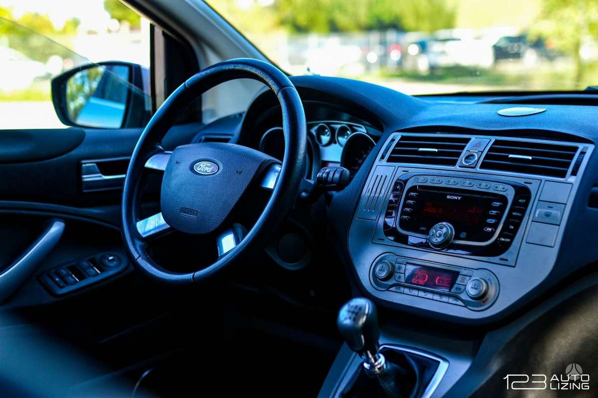 Ford Kuga 2012 — photo 8