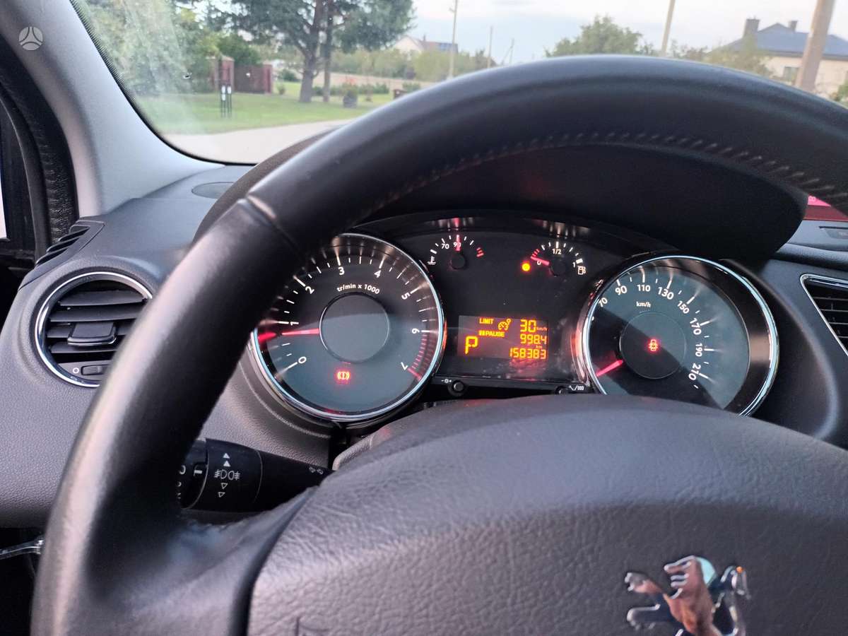 Peugeot 3008 2011 — photo 23