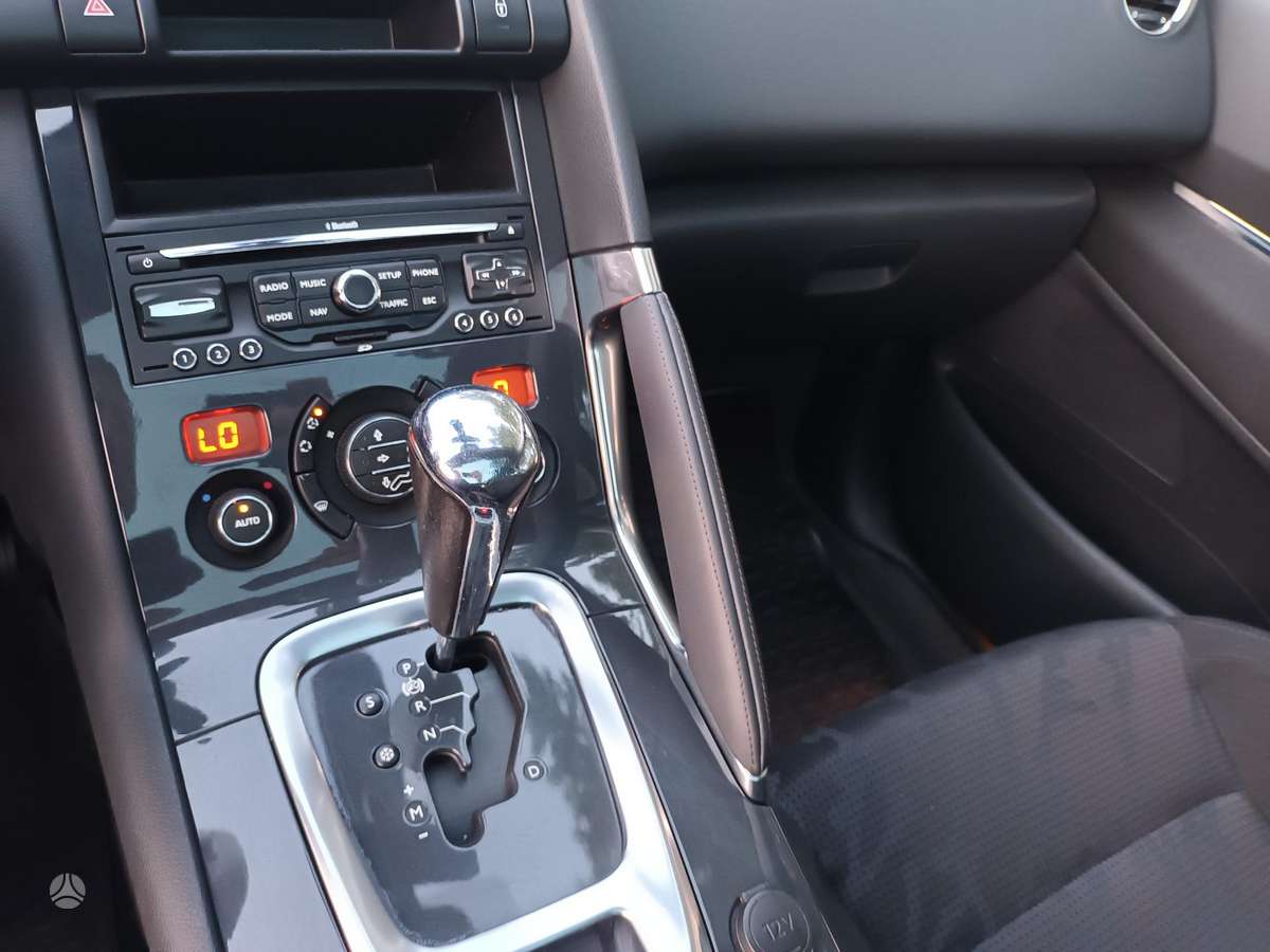 Peugeot 3008 2011 — photo 27