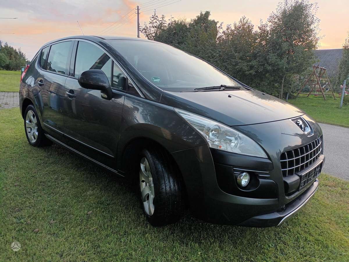 Peugeot 3008 2011 — interior