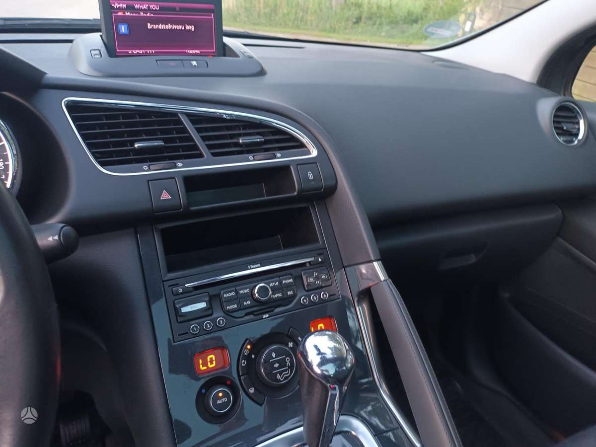 Peugeot 3008 2011 — photo 32
