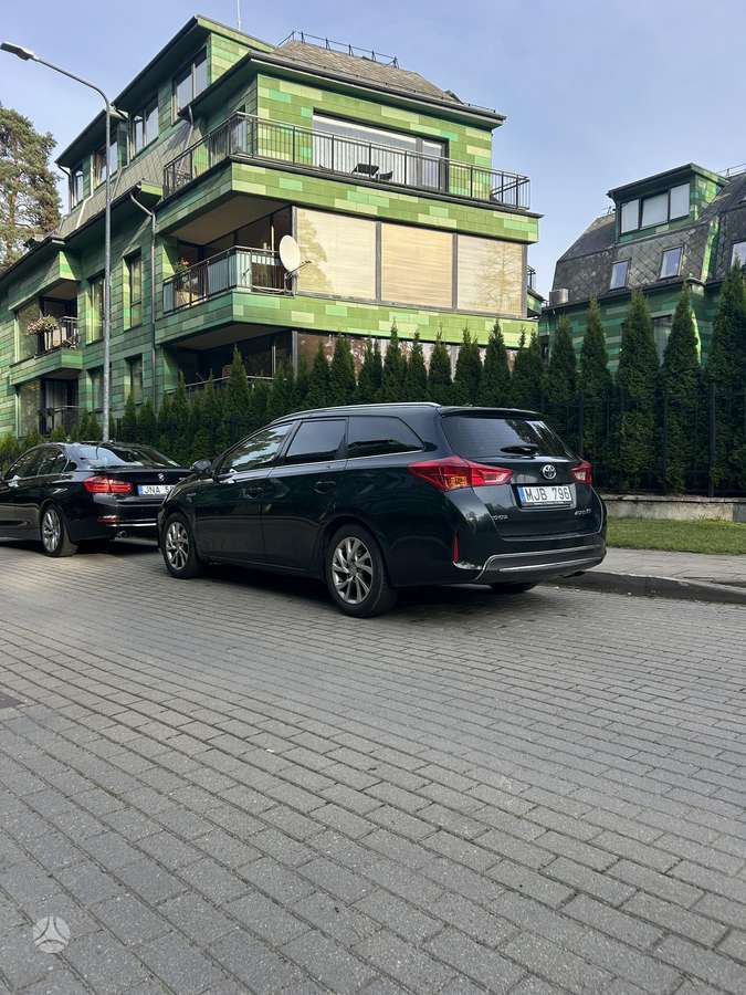 Toyota Auris 2014 — салон