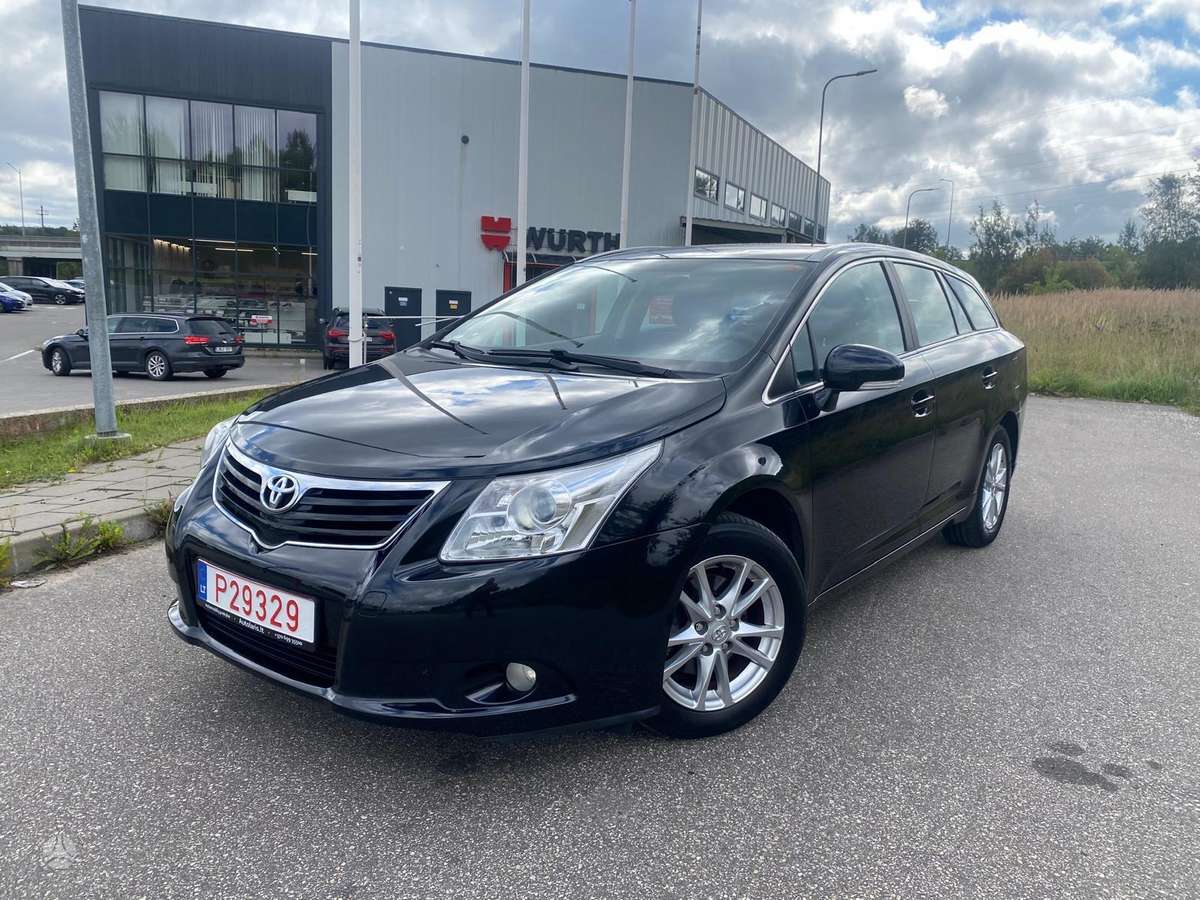 Toyota Avensis, 2011