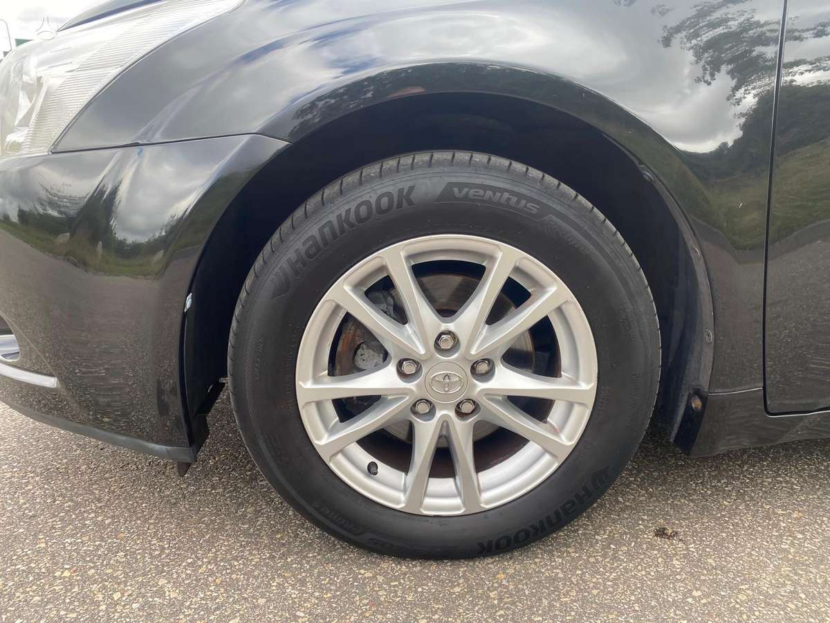 Toyota Avensis 2011 — photo 12