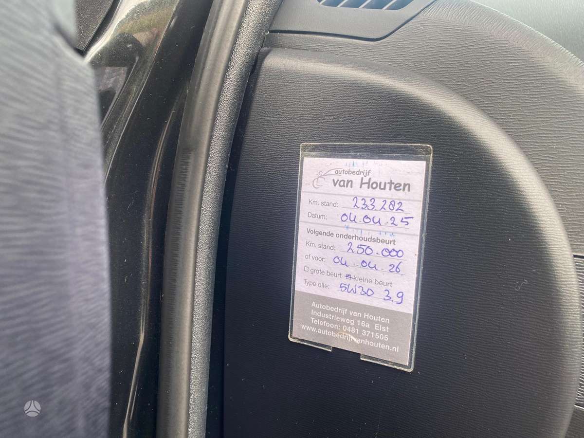 Toyota Avensis 2011 — photo 22