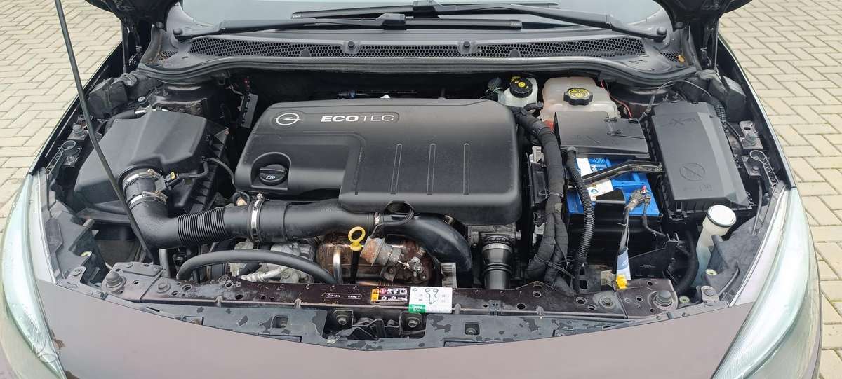Opel Astra 2013 — photo 14