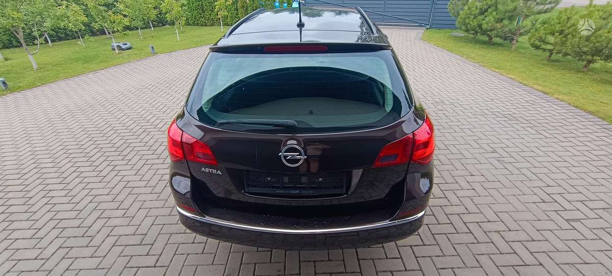 Opel Astra 2013 — photo 6