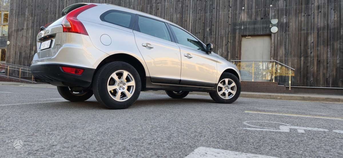 Volvo XC60 2010 — фото 19