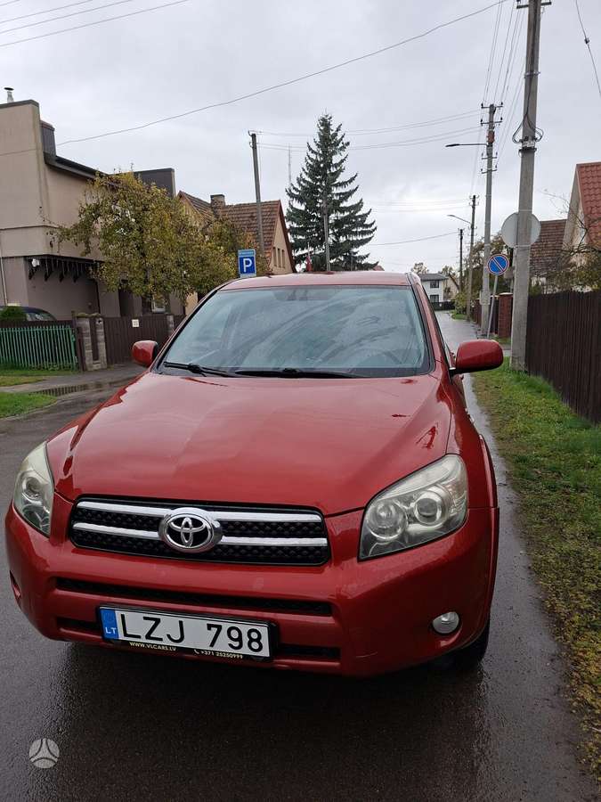Toyota RAV4 2007 — rear view