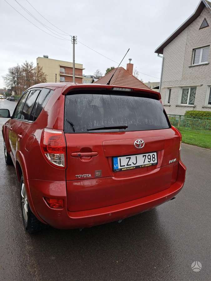 Toyota RAV4 2007 — interior