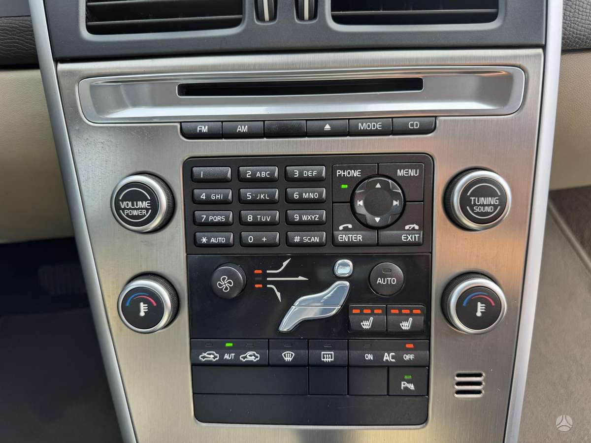 Volvo XC60 2011 — photo 9