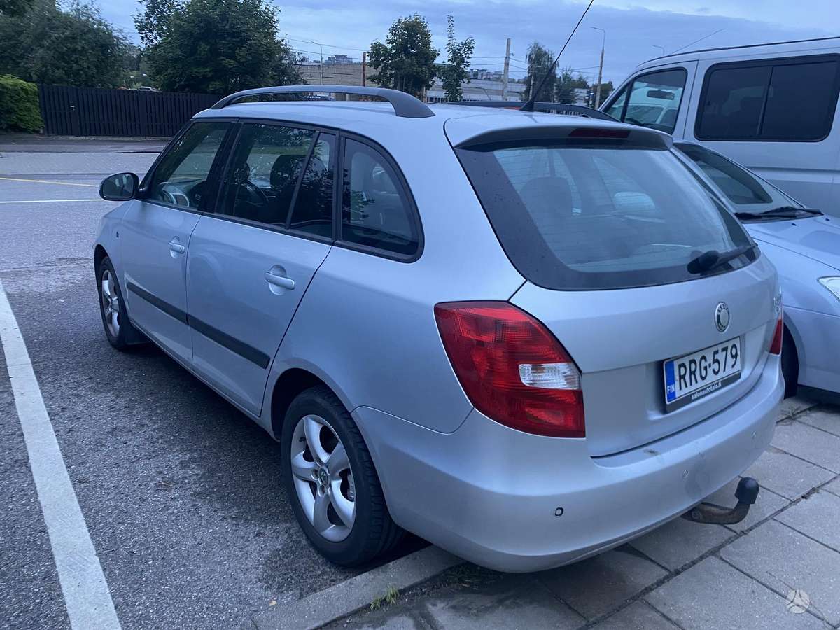 Skoda Fabia 2009 — engine 1896 cm³, 105 HP (77kW)