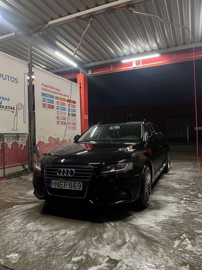 Audi A4 2008 — вигляд ззаду