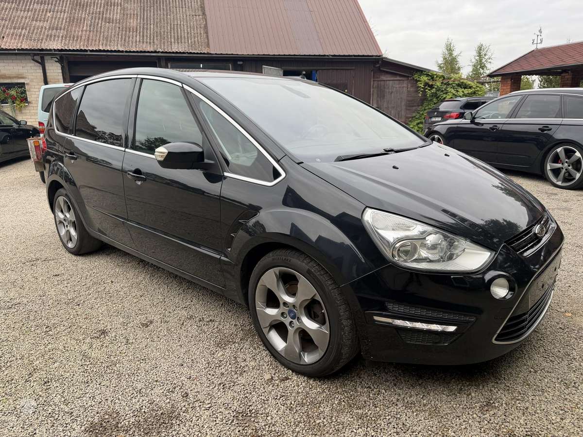 Ford S-MAX 2011 — вигляд ззаду