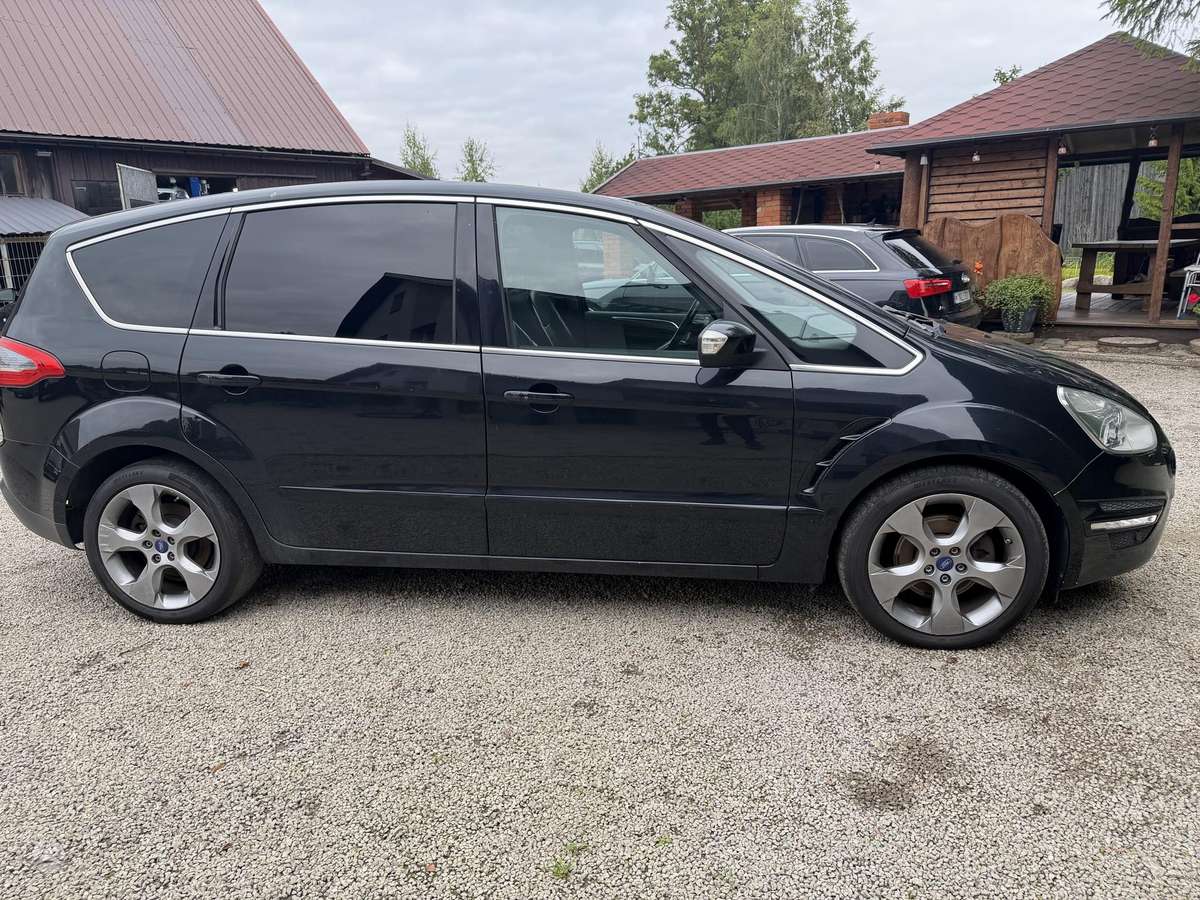 Ford S-MAX 2011 — салон