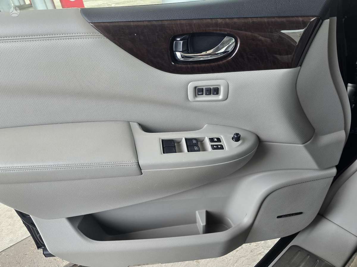 Nissan Quest 2012 — photo 10