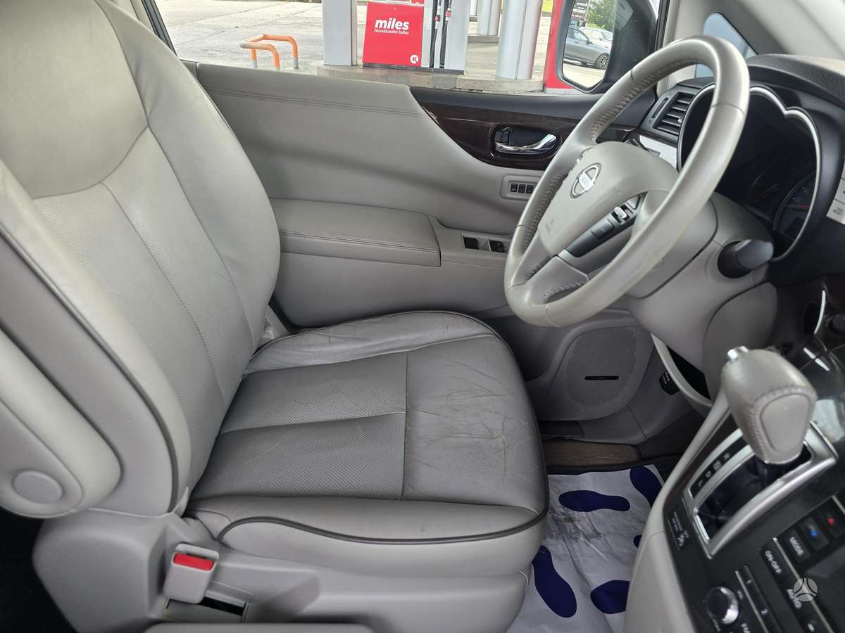 Nissan Quest 2012 — photo 12