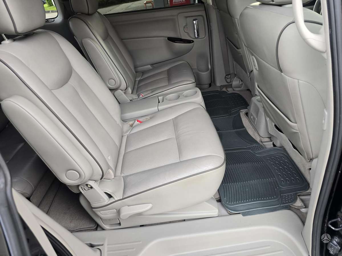 Nissan Quest 2012 — photo 14