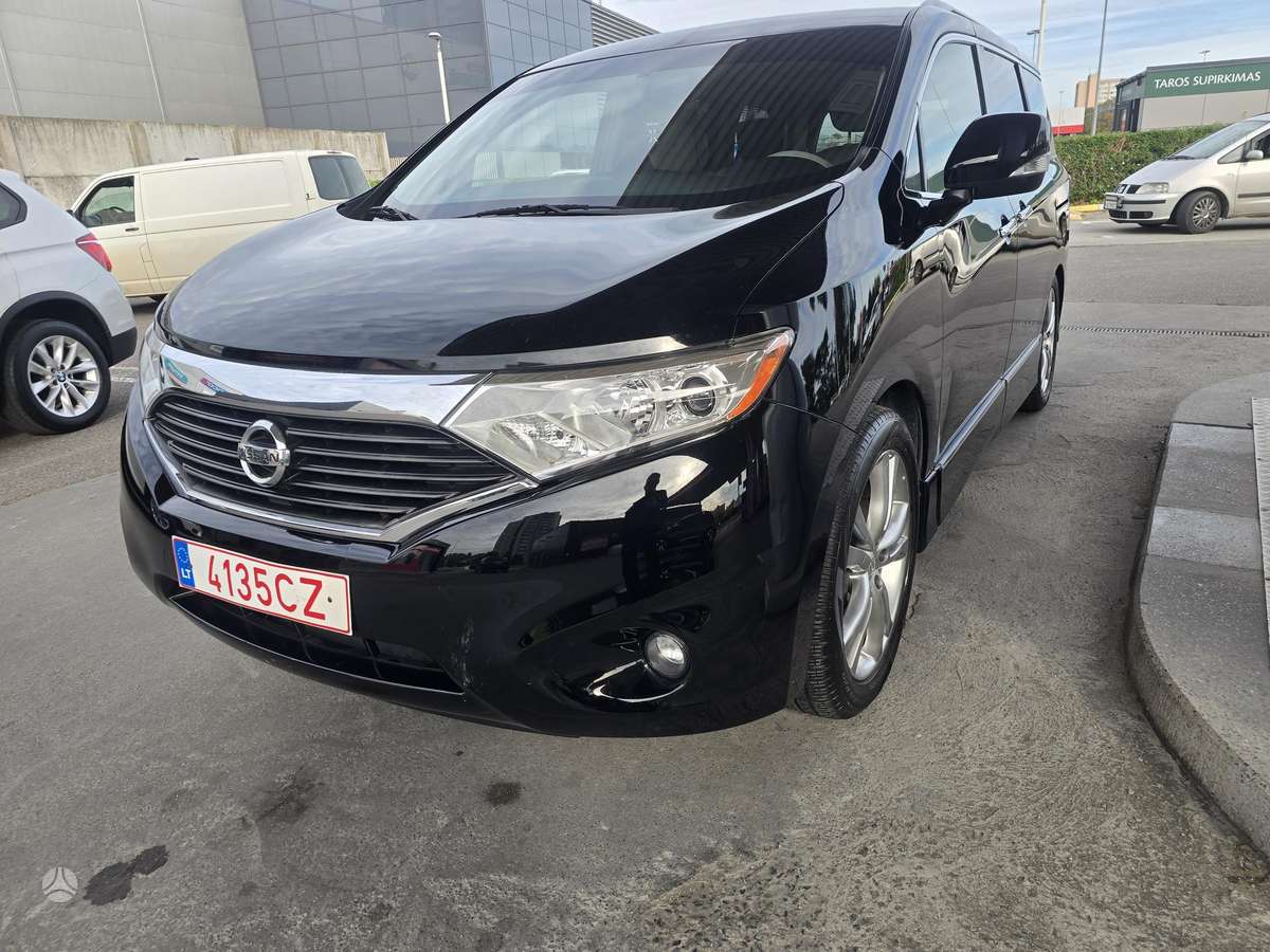Nissan Quest 2012 — rear view