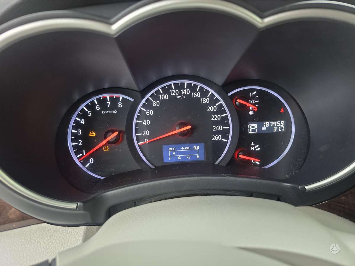 Nissan Quest 2012 — photo 7