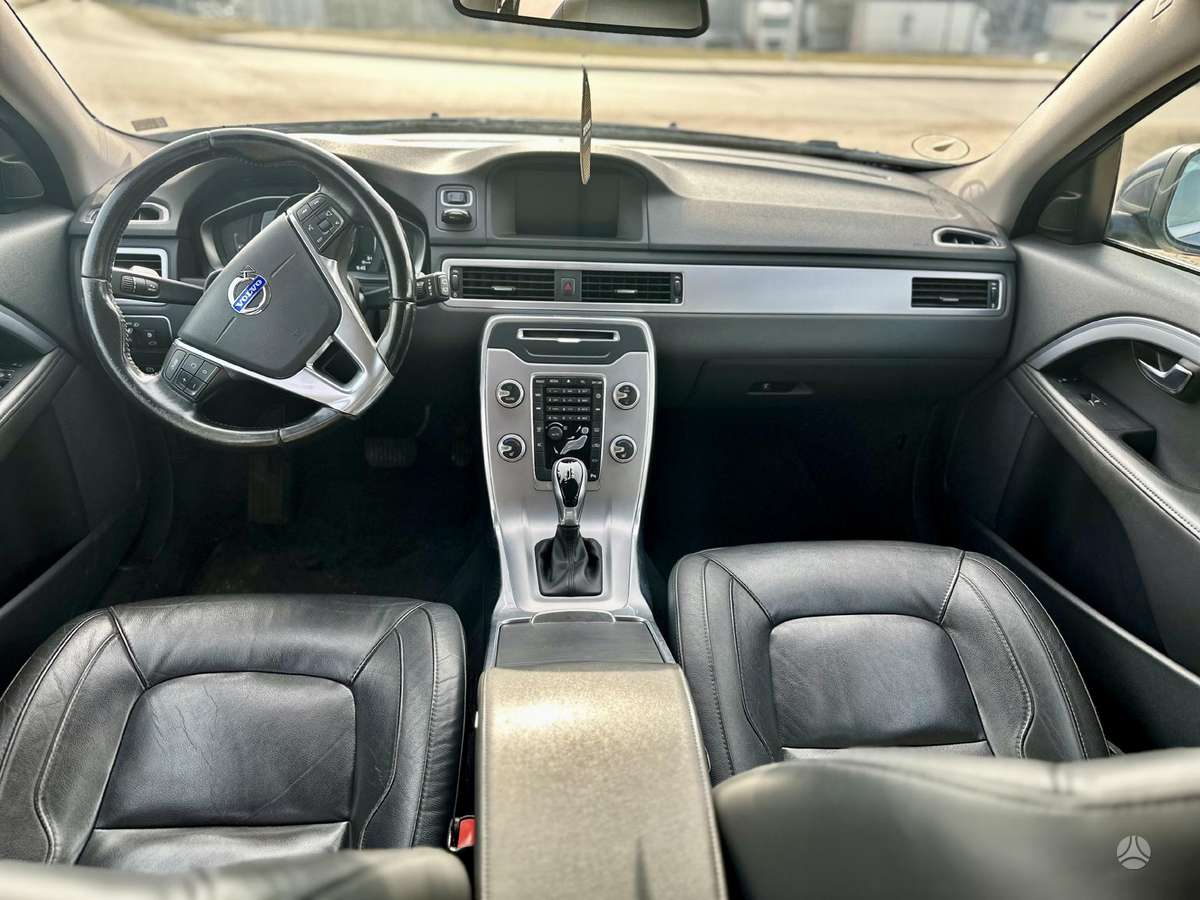 Volvo V70 2015 — photo 10