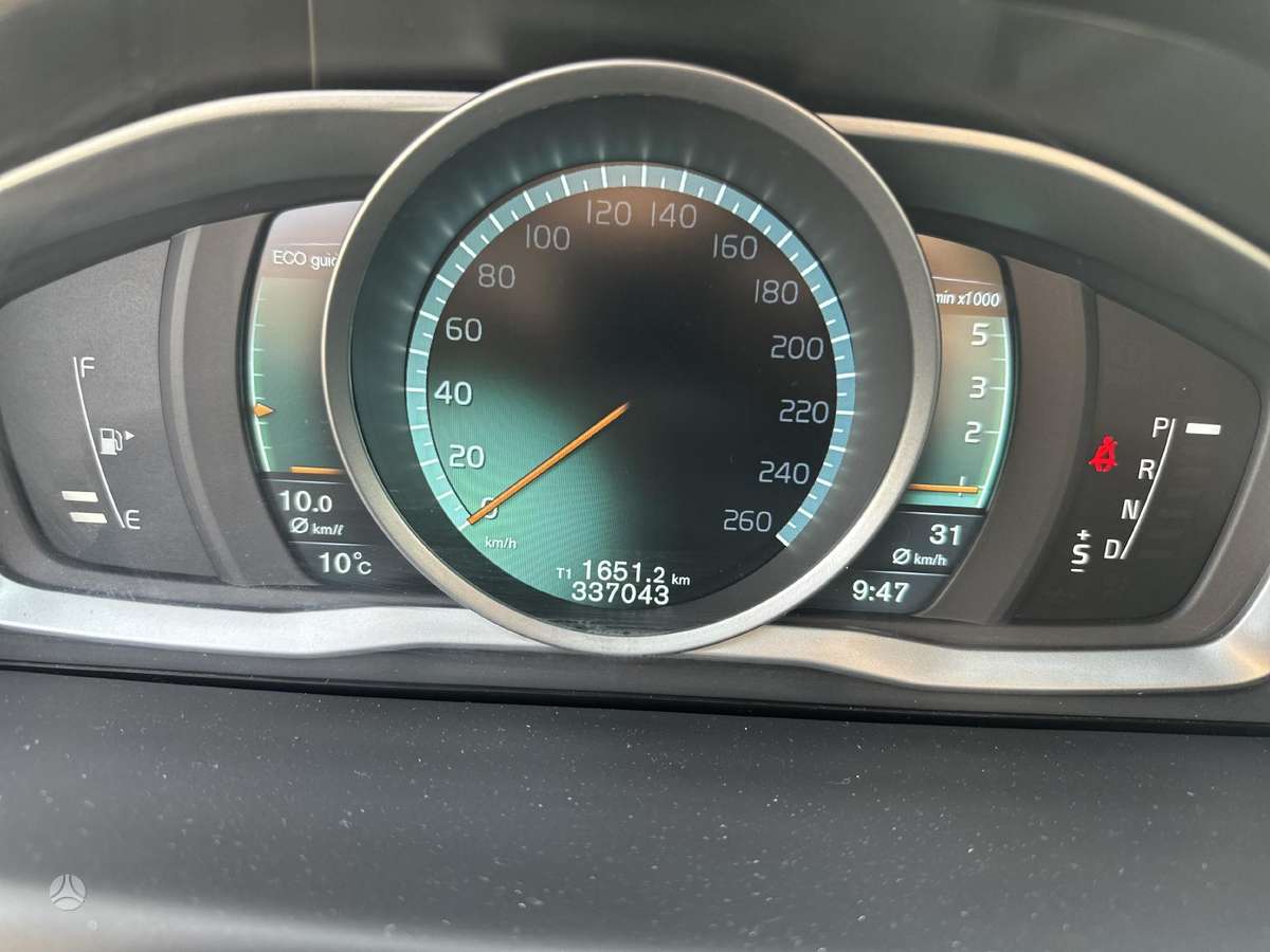 Volvo V70 2015 — photo 13