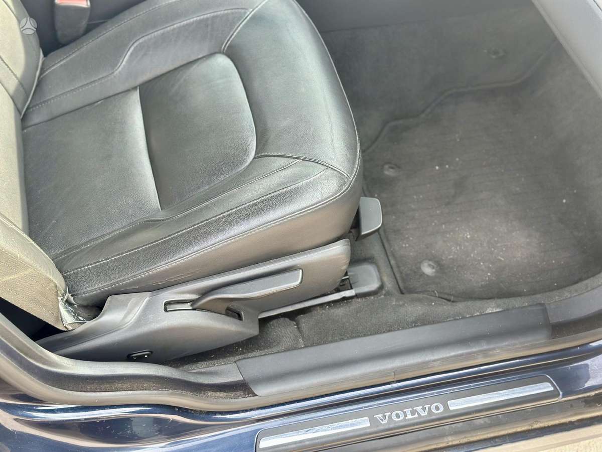 Volvo V70 2015 — photo 17