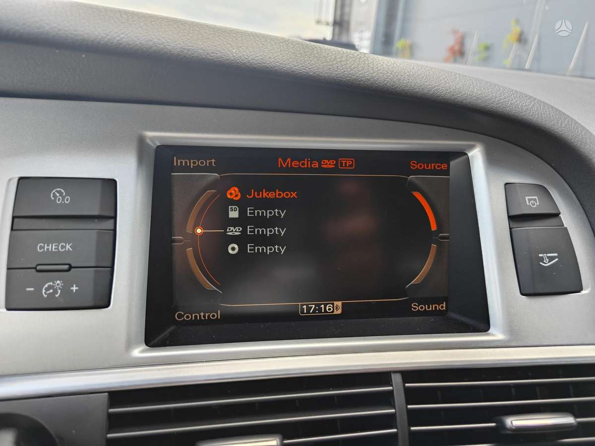 Audi A6 2009 — photo 29