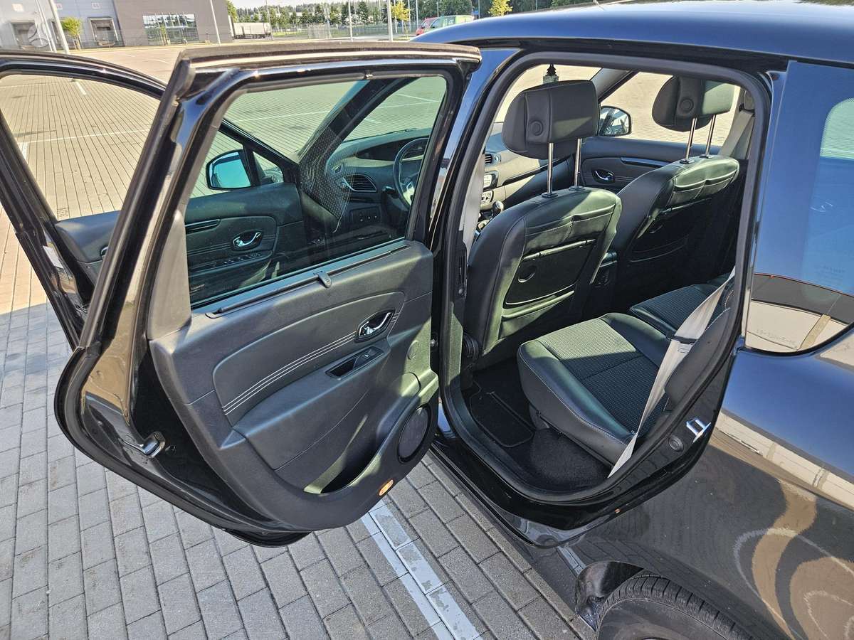Renault Scenic 2012 — фото 16
