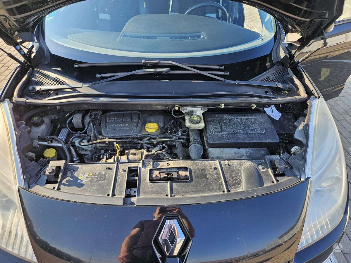 Renault Scenic 2012 — фото 24