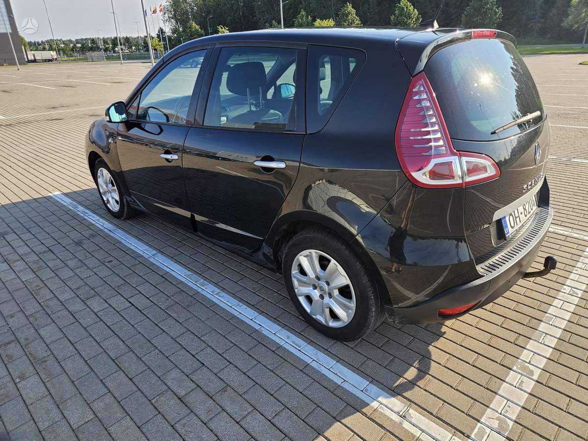 Renault Scenic 2012 — салон