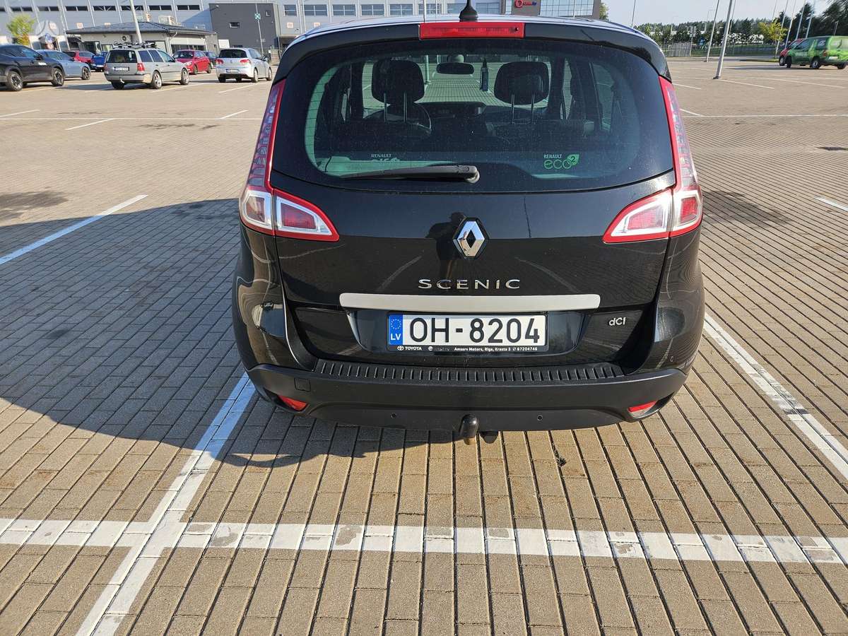 Renault Scenic 2012 — двигун 1598 cm³, 131 HP (96kW)