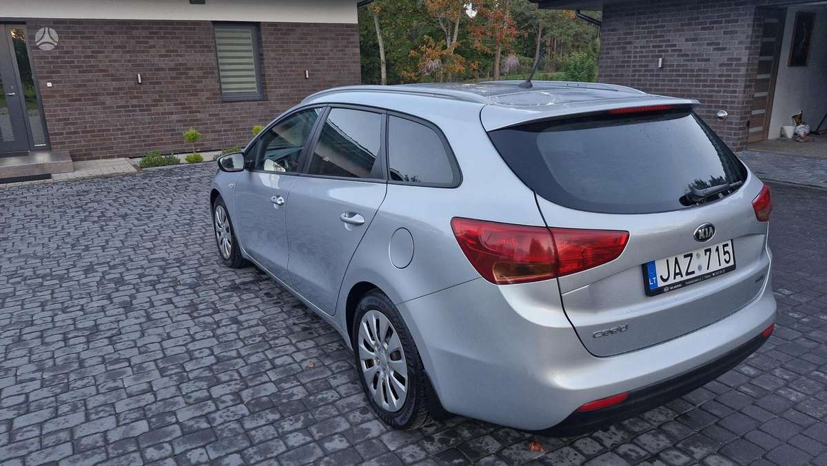 Kia Ceed 2015 — двигун 1396 cm³, 90 HP (66kW)