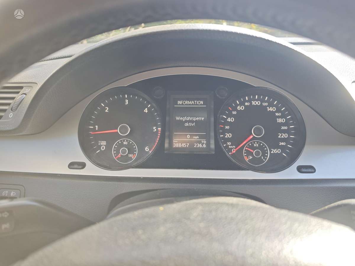 Volkswagen Passat 2009 — photo 13