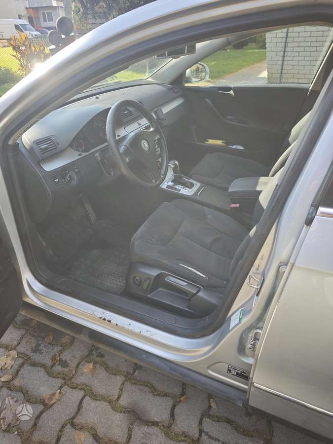 Volkswagen Passat 2009 — photo 9