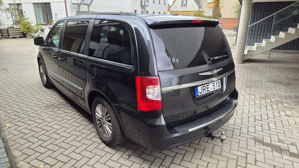 Chrysler Town 2013 — салон